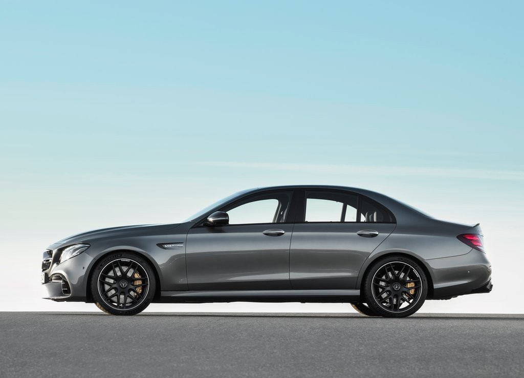 MERCEDES-AMG E 63 CHEGA COM MAIS POTÊNCIA E NOVIDADES, foto 17