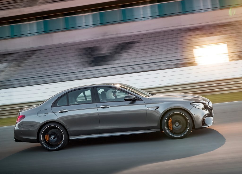 MERCEDES-AMG E 63 CHEGA COM MAIS POTÊNCIA E NOVIDADES, foto 18
