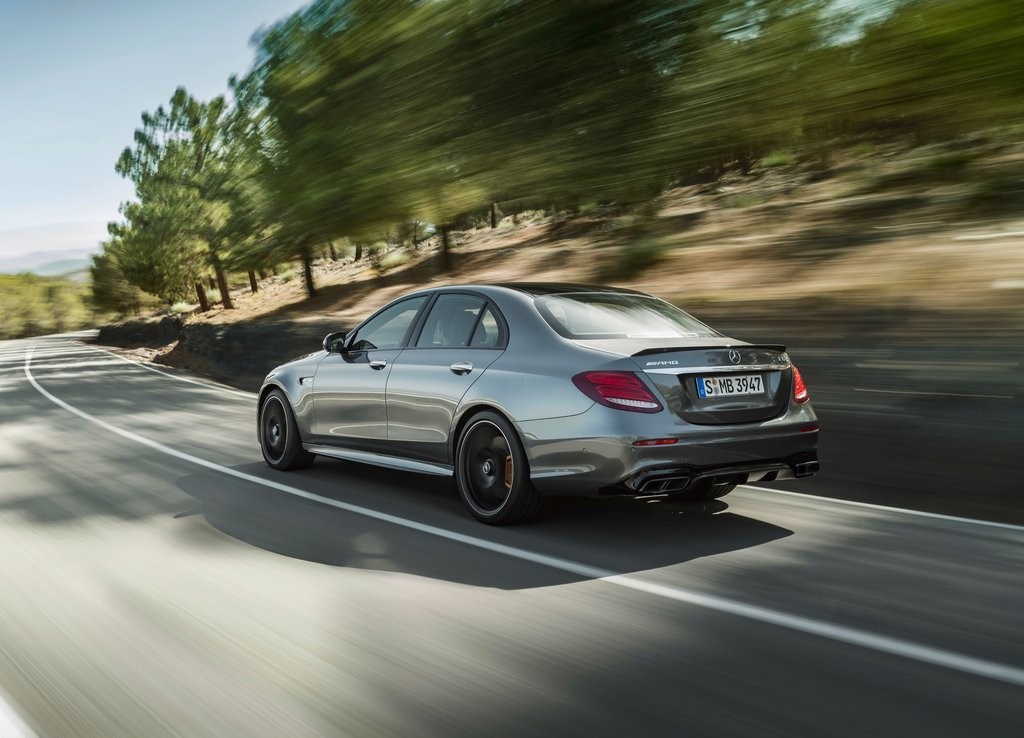 MERCEDES-AMG E 63 CHEGA COM MAIS POTÊNCIA E NOVIDADES, foto 22