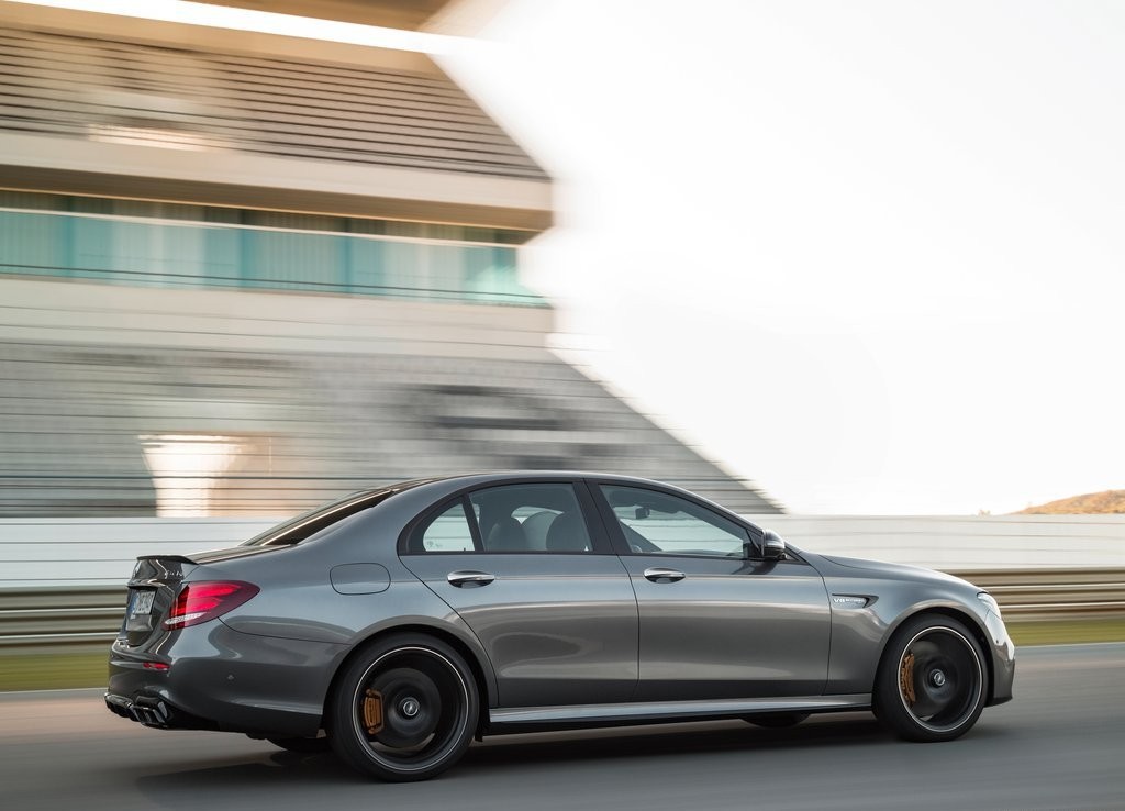 MERCEDES-AMG E 63 CHEGA COM MAIS POTÊNCIA E NOVIDADES, foto 23