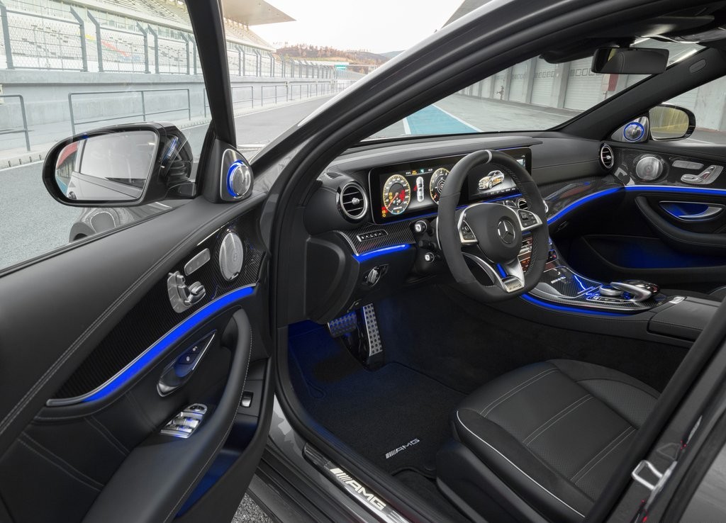 MERCEDES-AMG E 63 CHEGA COM MAIS POTÊNCIA E NOVIDADES, foto 38