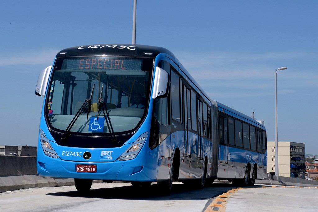 MERCEDES-BENZ LANÇA NA FETRANSRIO O MAIOR ÔNIBUS SUPERARTICULADO PARA BRT DO MUNDO, foto 1