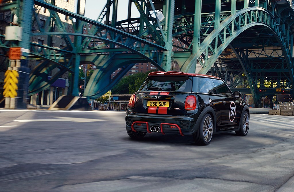 MINI APRESENTARÁ OS NOVOS ACESSÓRIOS JOHN COOPER WORKS NO ESSEN MOTOR SHOW 2016, foto 1