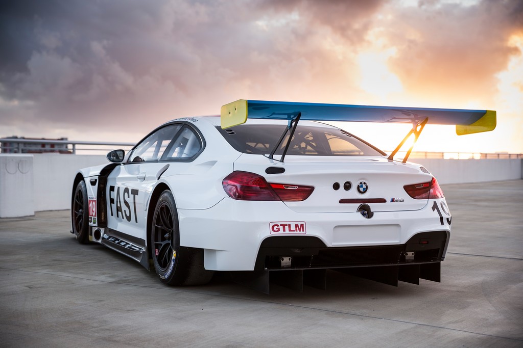 BMW ART CAR DE JOHN BALDESSARI FOI APRESENTADO EM MIAMI NO ART BASEL, foto 2