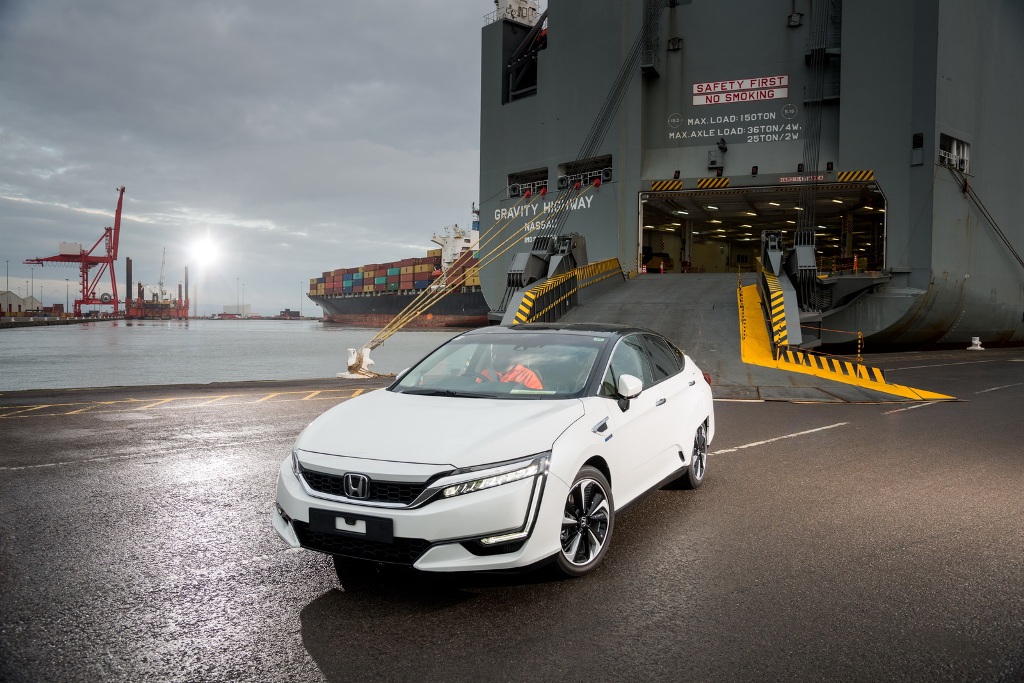 PRIMEIRAS UNIDADES DO HONDA CLARITY FUEL CELL DESEMBARCAM NA EUROPA PARA PROMOVER A UTILIZAÇÃO DO HIDROGÊNIO, foto 1