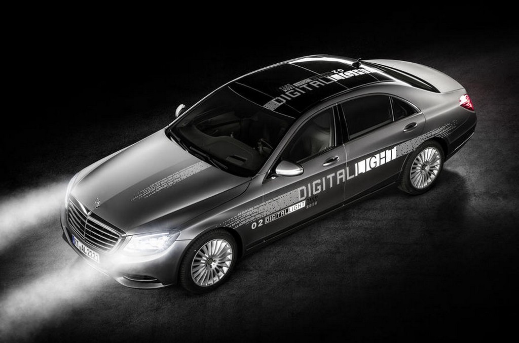 MERCEDES-BENZ REVELA A TECNOLOGIA DIGITAL LIGHT, foto 1