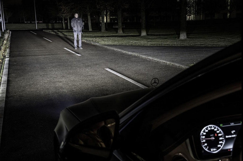 MERCEDES-BENZ REVELA A TECNOLOGIA DIGITAL LIGHT, foto 2
