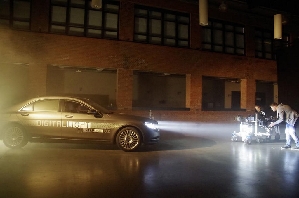 MERCEDES-BENZ REVELA A TECNOLOGIA DIGITAL LIGHT, foto 12