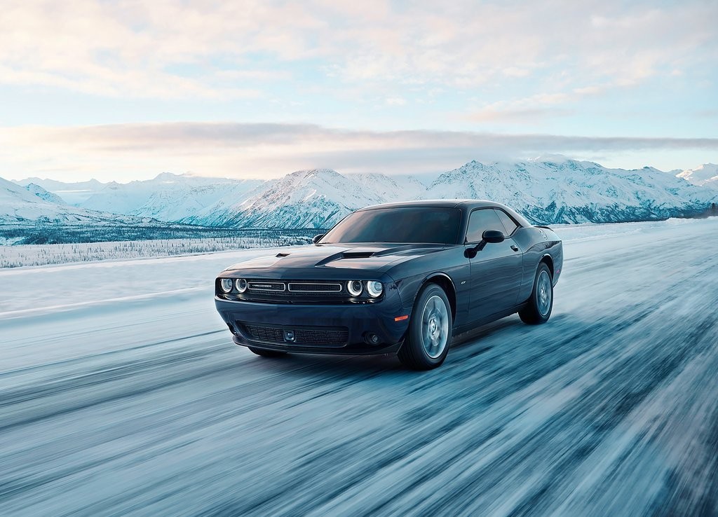 DODGE CHALLENGER GT 2017 CHEGA COM TRAÇÃO TOTAL E UM MOTOR V6 COM 309 CV, foto 2