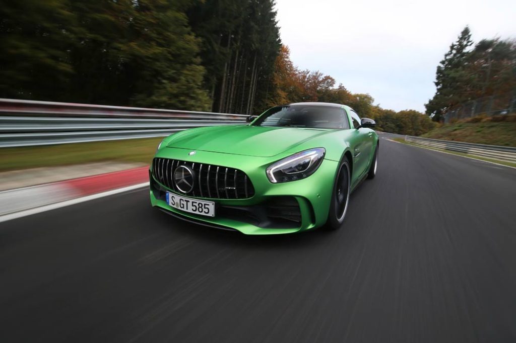 MERCEDES-AMG GT R RODA RÁPIDO EM NÜRBURGRING NORDSCHLEIFE, foto 1
