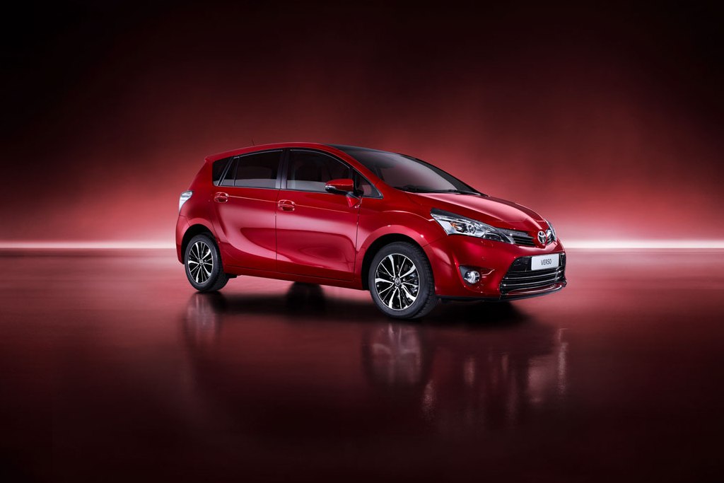 TOYOTA ATUALIZA NA EUROPA O YARIS, AURIS, VERSO E AVENSIS, foto 2