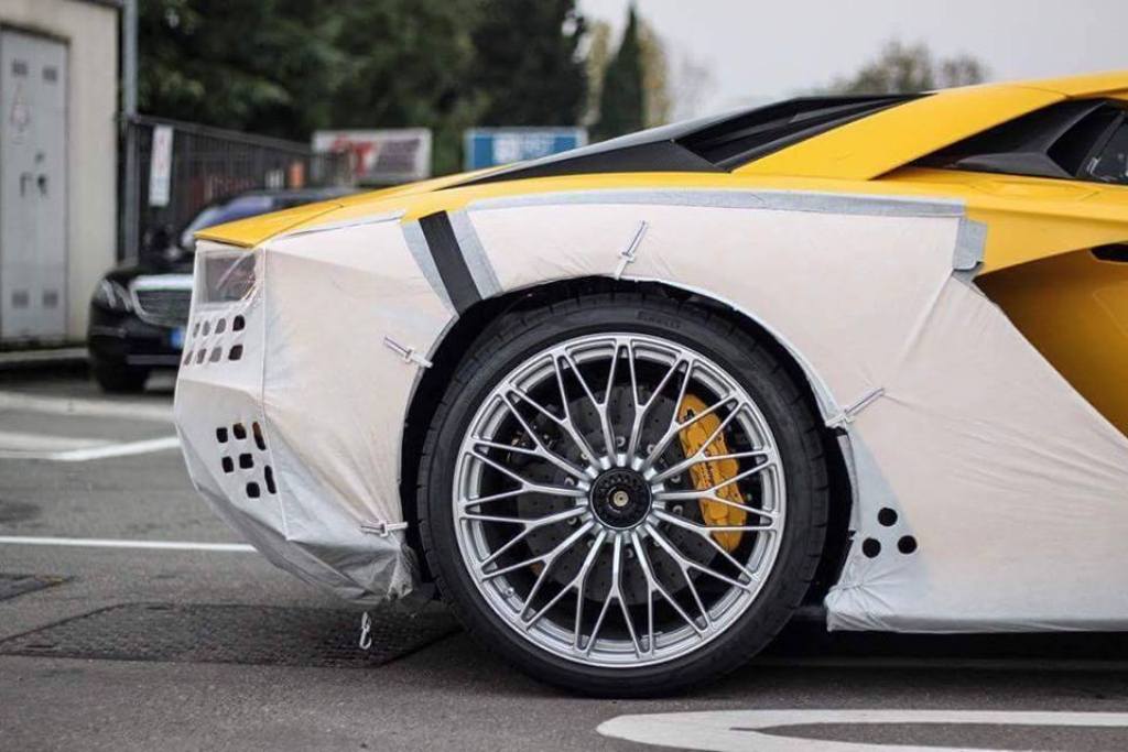 LAMBORGHINI AVENTADOR S SERÁ APRESENTADO OFICIALMENTE AMANHÃ, foto 2