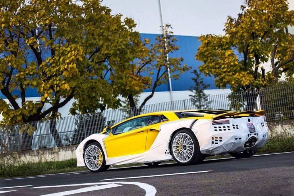 LAMBORGHINI AVENTADOR S SERÁ APRESENTADO OFICIALMENTE AMANHÃ, foto 3