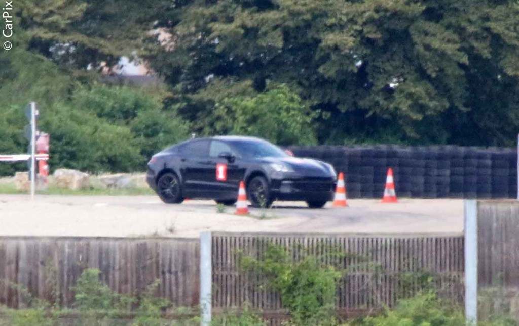 PORSCHE CAYENNE TAMBÉM PODERÁ TER UMA VERSÃO COUPE, foto 2