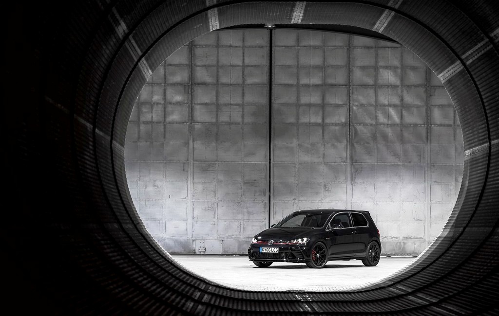 VOLKSWAGEN GOLF GTI CLUBSPORT EDITION 40: A ÚLTIMA HOMENAGEM DA MARCA AOS 40 ANOS DO EMBLEMÁTICO MODELO, foto 9