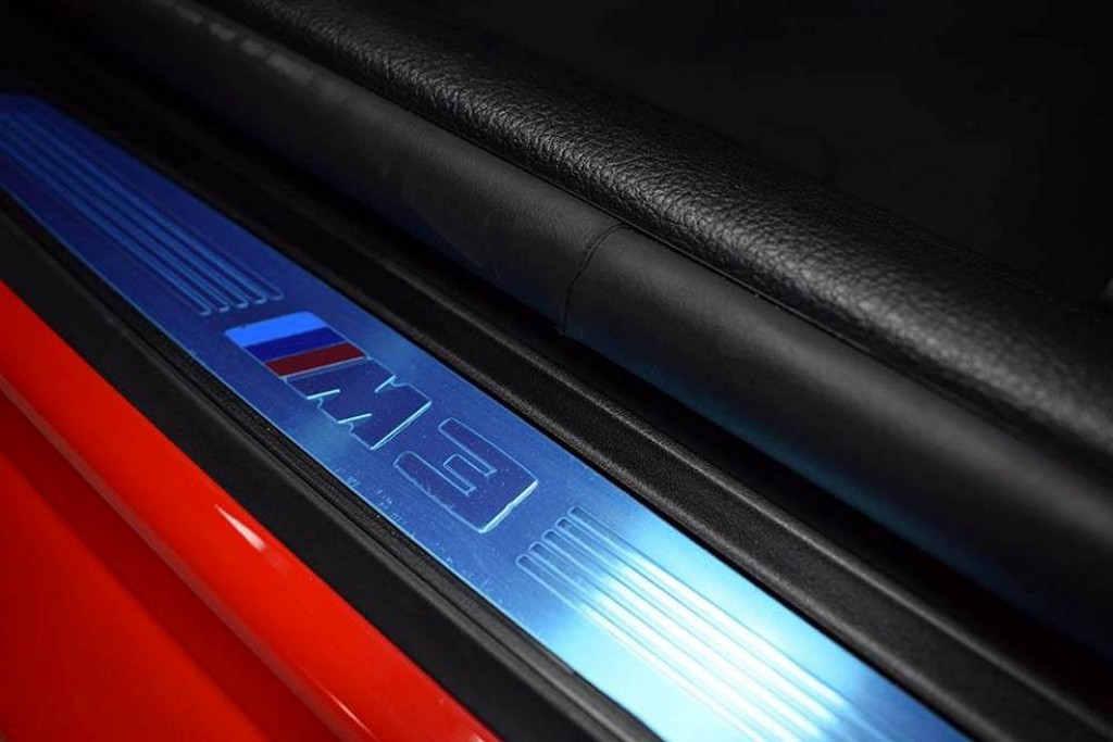 CONCESSIONÁRIO DE ABU DHABI APRESENTA UM BMW M3 SEDAN COM O ‘COMPETITION PACKAGE’ E PINTURA ‘INDIVIDUAL’, foto 13