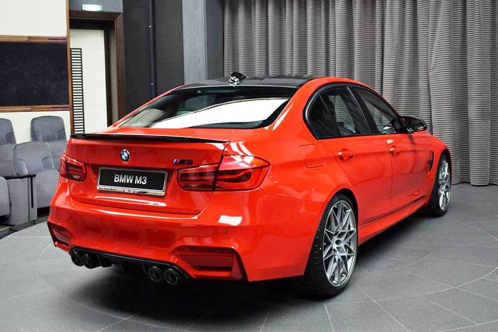 CONCESSIONÁRIO DE ABU DHABI APRESENTA UM BMW M3 SEDAN COM O ‘COMPETITION PACKAGE’ E PINTURA ‘INDIVIDUAL’, foto 20