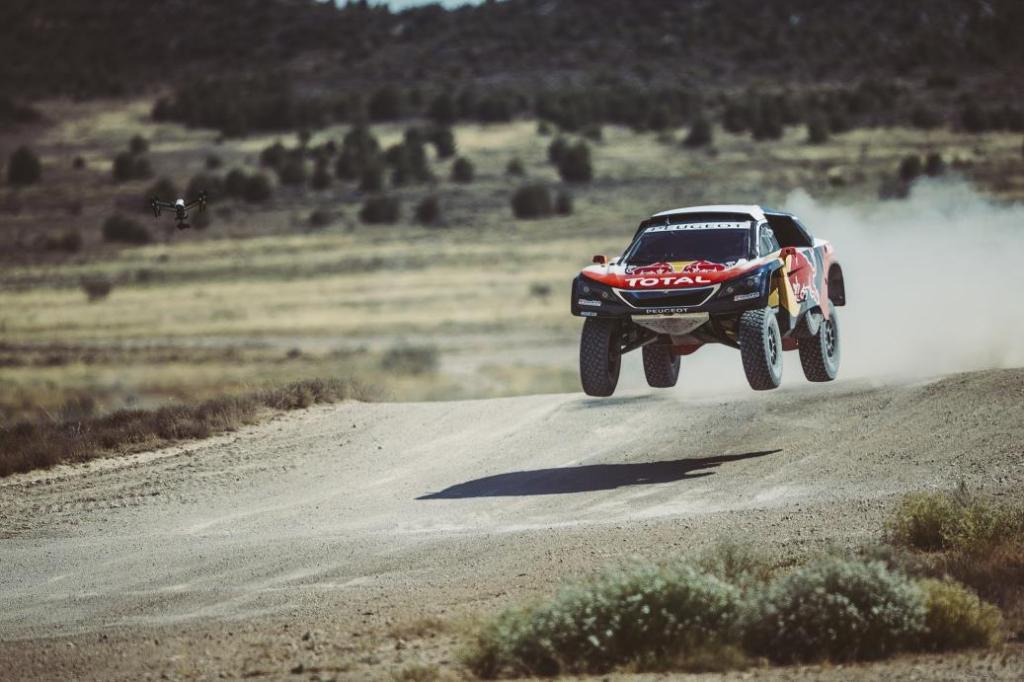 TRINTA ANOS SEPARAM O LENDÁRIO PEUGEOT 205 T16 DO NOVO 3008 DKR, foto 2