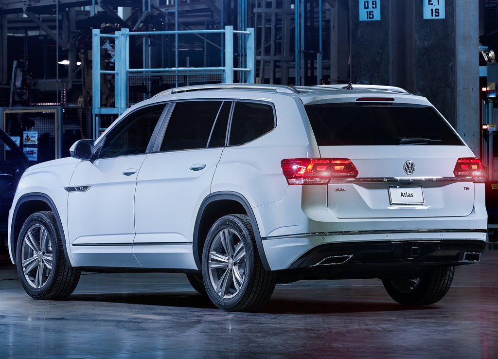 VOLKSWAGEN ATLAS RECEBE O PACOTE R-LINE E SERÁ APRESENTADO EM DETROIT, foto 5