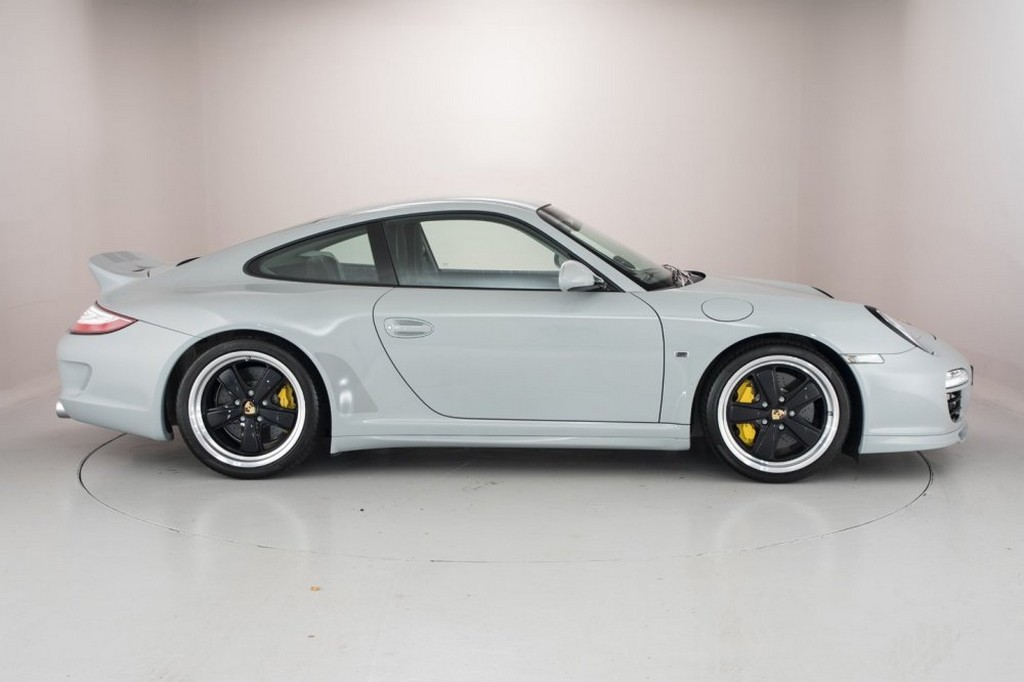 UM PORSCHE 911 SPORT CLASSIC COM SOMENTE 130 KM RODADOS ESTÁ À VENDA NO REINO UNIDO, foto 5