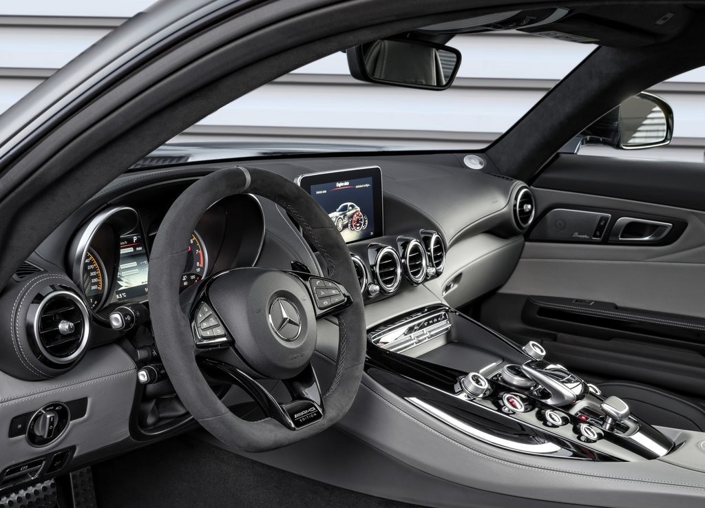 MERCEDES-AMG GT C EDITION 50 COMEMORA O 50º ANIVERSÁRIO DA AMG, foto 12
