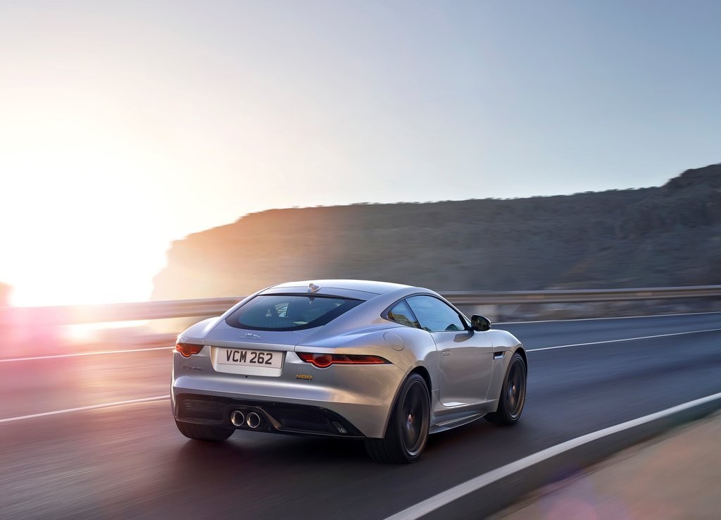 JAGUAR F-TYPE 400 SPORT LAUNCH EDITION: UMA EDIÇÃO ESPECIAL PARA CELEBRAR O LANÇAMENTO DA LINHA 2018, foto 2