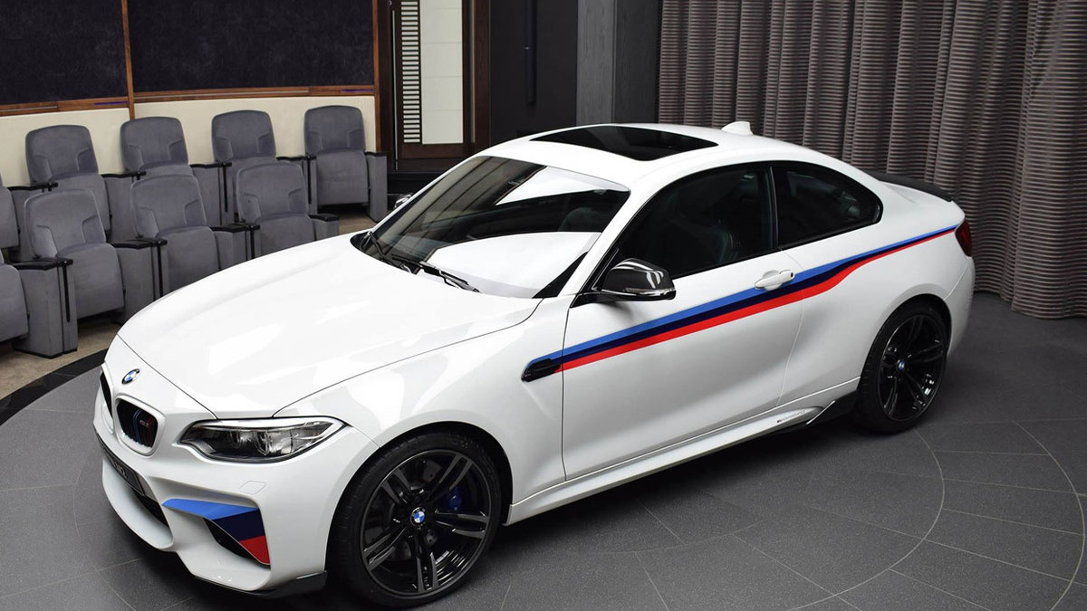 BMW M2 PREPARADO PELO CONCESSIONÁRIO DE ABU DHABI PARECE UM CATÁLOGO DA ‘M’ PERFORMANCE, foto 6