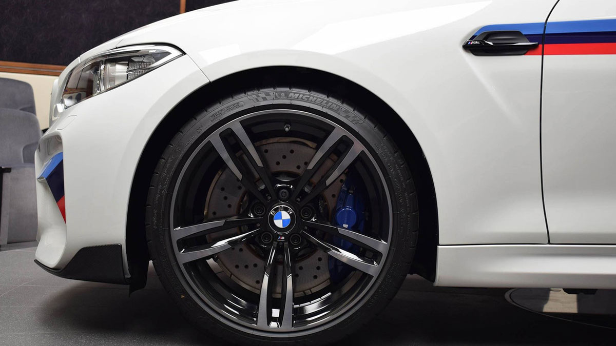 BMW M2 PREPARADO PELO CONCESSIONÁRIO DE ABU DHABI PARECE UM CATÁLOGO DA ‘M’ PERFORMANCE, foto 8