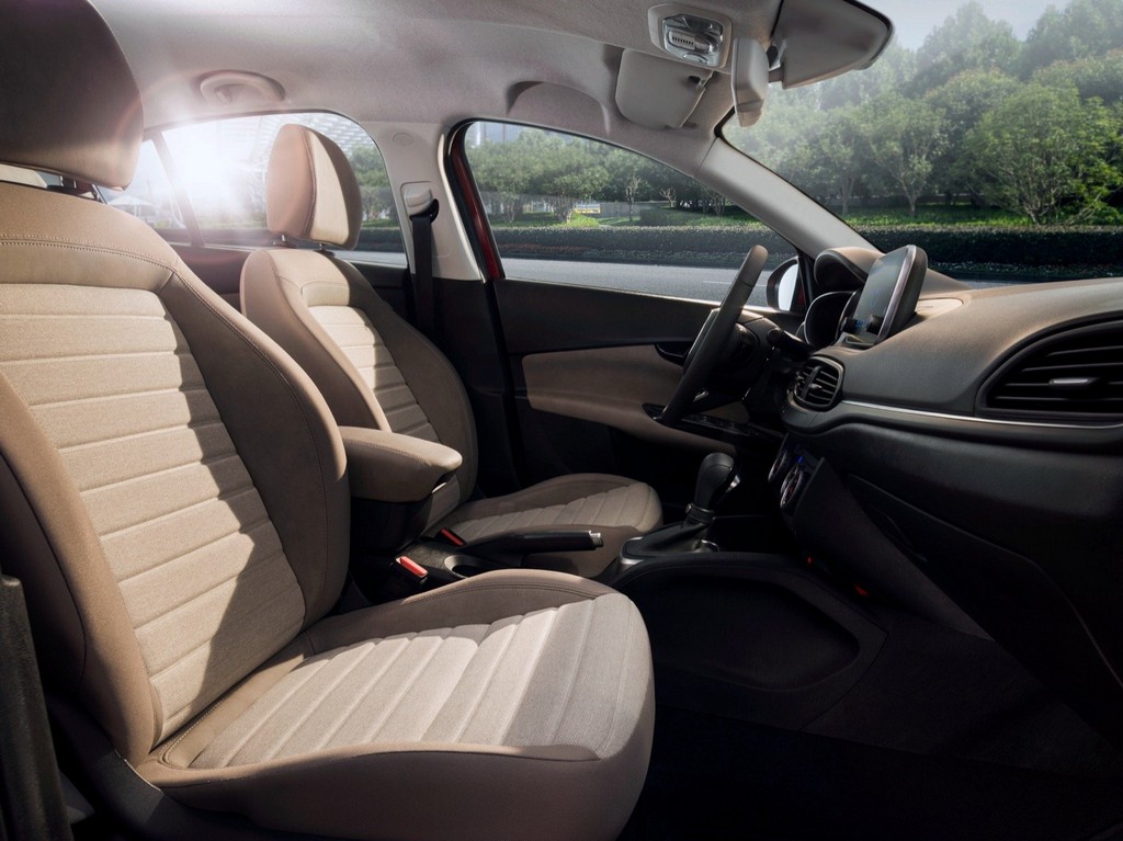 NOVO DODGE NEON CHEGA AO ORIENTE MÉDIO, foto 10