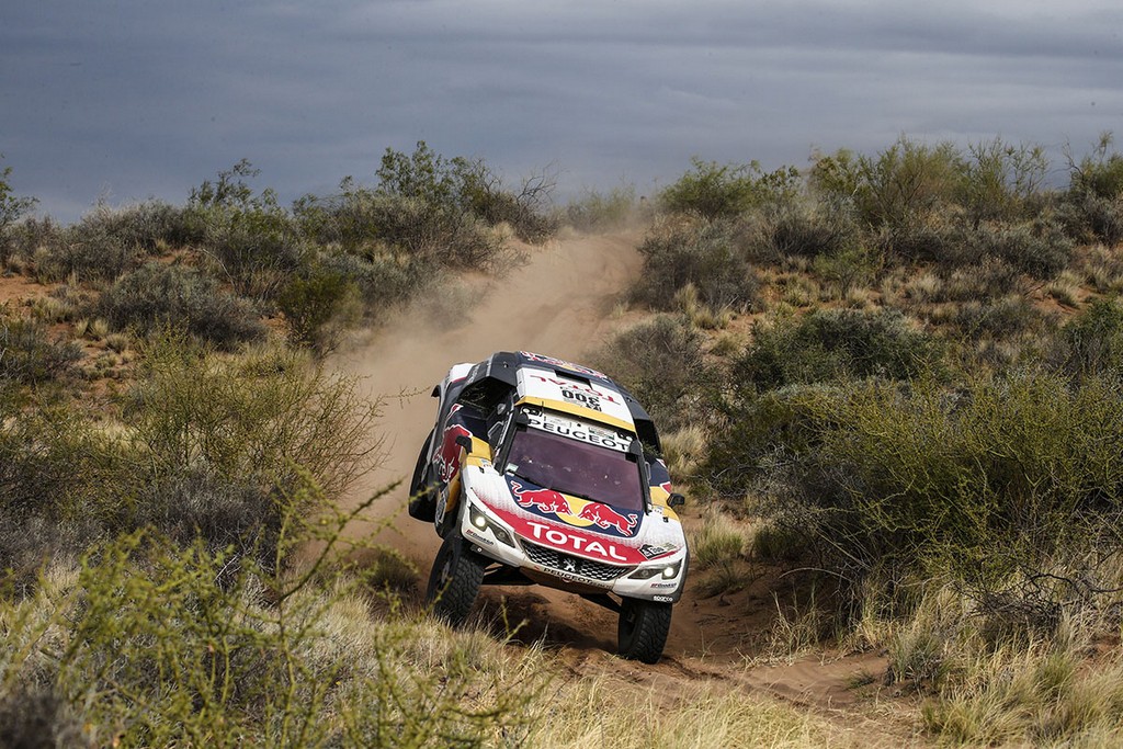 PEUGEOT TEM VITÓRIA TRIPLA HISTÓRICA NO DAKAR 2017 COM O 3008 DKR, foto 4