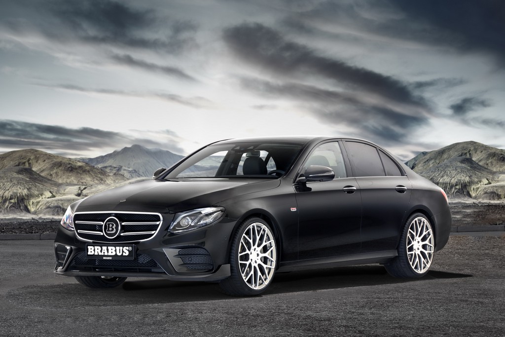 MERCEDES-BENZ E CLASS RECEBE OS PACOTES DA BRABUS, foto 1