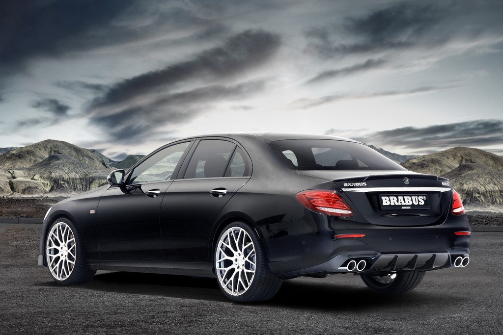 MERCEDES-BENZ E CLASS RECEBE OS PACOTES DA BRABUS, foto 2
