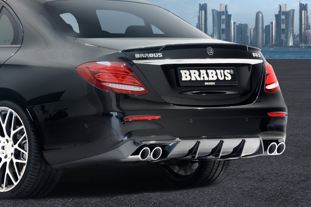 MERCEDES-BENZ E CLASS RECEBE OS PACOTES DA BRABUS, foto 4