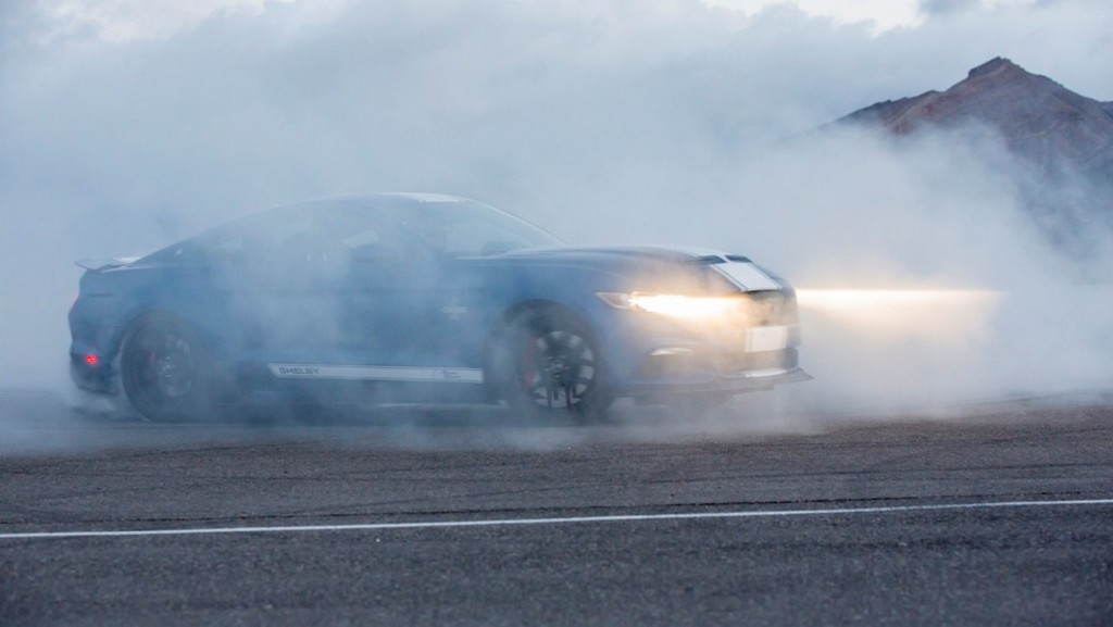 FORD MUSTANG SHELBY SUPER SNAKE 50TH ANNIVERSARY CHEGA COM ATÉ 750 CV, foto 18