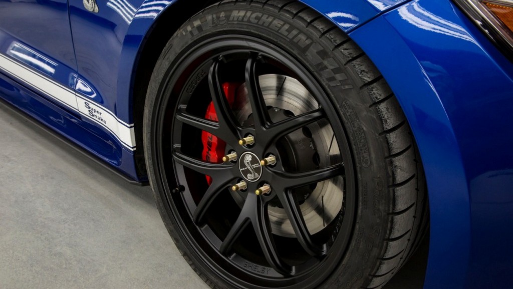 FORD MUSTANG SHELBY SUPER SNAKE 50TH ANNIVERSARY CHEGA COM ATÉ 750 CV, foto 38