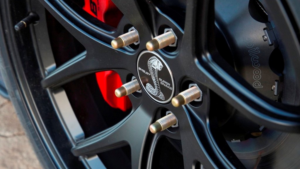 FORD MUSTANG SHELBY SUPER SNAKE 50TH ANNIVERSARY CHEGA COM ATÉ 750 CV, foto 39