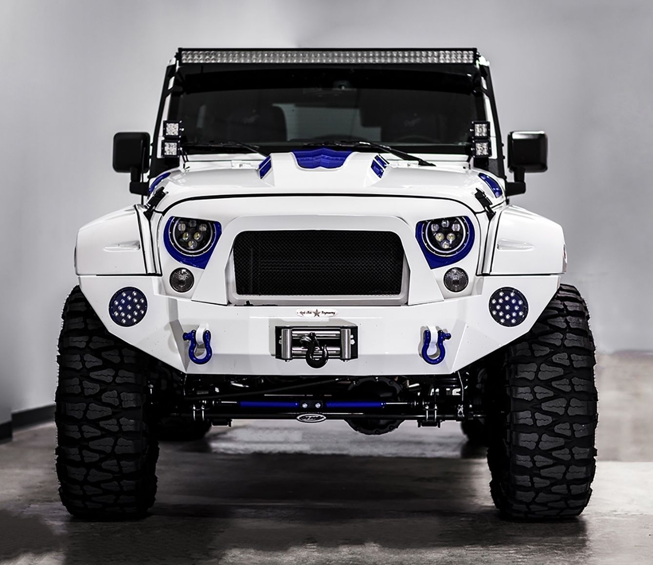 JEEP WRANGLER PRESTIGE INTIMIDATOR SURGE BRUTO E IMPONENTE, foto 2