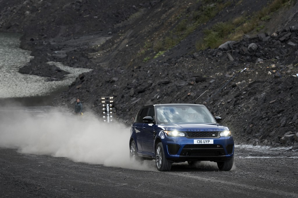 RANGE ROVER SPORT SVR REALIZA TESTES DE ACELERAÇÃO EM VÁRIOS TIPOS DE TERRENO, foto 6
