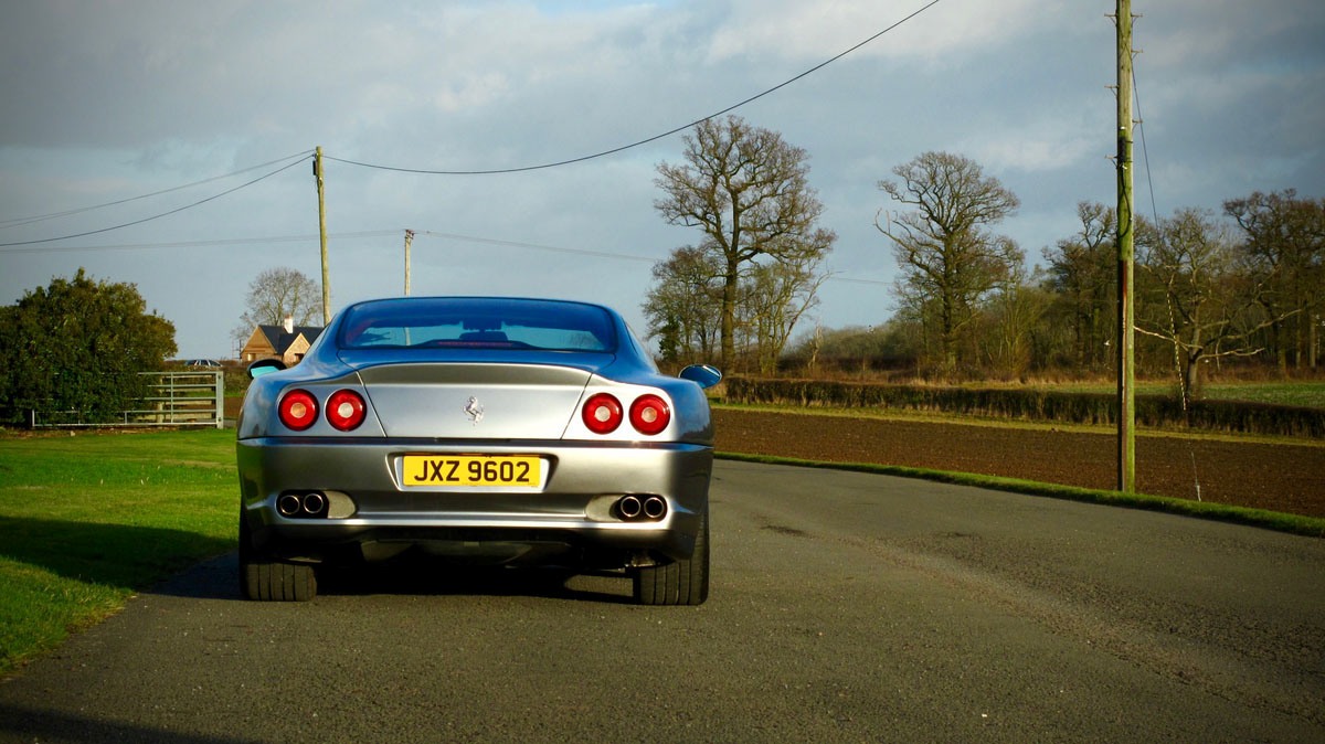 UM RARO FERRARI F550 MARANELLO WORLD SPEED RECORD EDITION SERÁ LEILOADO NO REINO UNIDO, foto 4