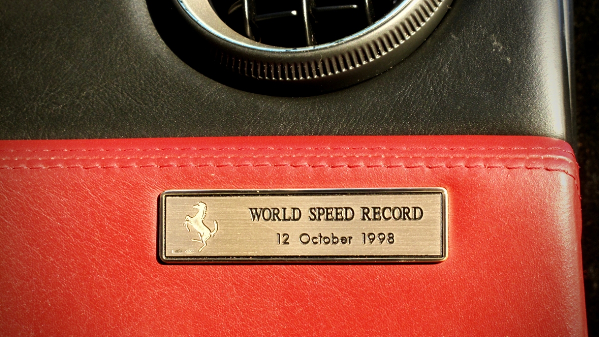 UM RARO FERRARI F550 MARANELLO WORLD SPEED RECORD EDITION SERÁ LEILOADO NO REINO UNIDO, foto 7