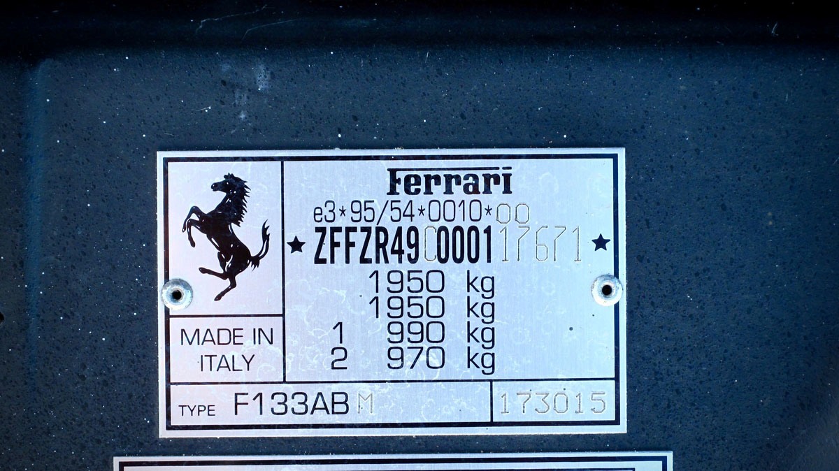 UM RARO FERRARI F550 MARANELLO WORLD SPEED RECORD EDITION SERÁ LEILOADO NO REINO UNIDO, foto 9
