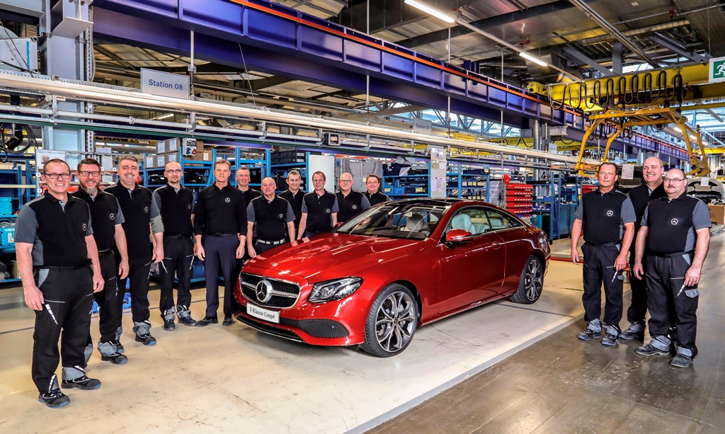 MERCEDES-BENZ E CLASS COUPE 2017 TEM SUA PRODUÇÃO INICIADA NA FÁBRICA DA MARCA EM BREMEN, foto 1