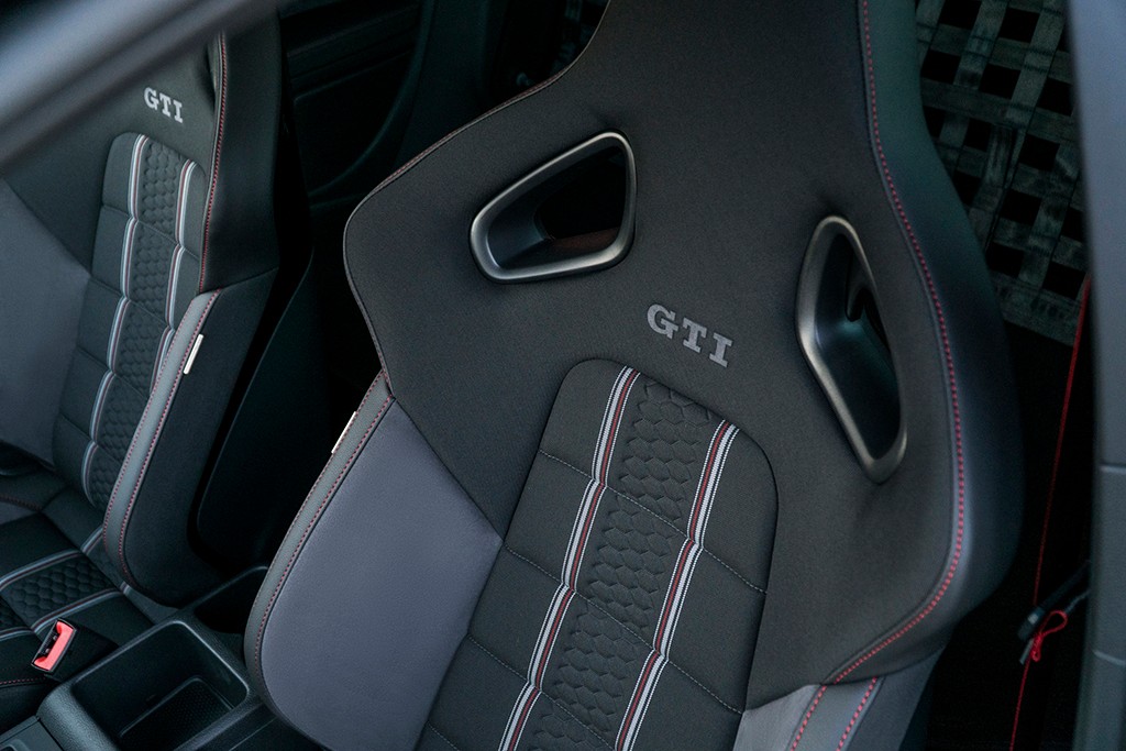 VOLKSWAGEN GOLF GTI CLUBSPORT S PREPARADO PELA ABT SPORTSLINE ALCANÇA 370 CV, foto 6