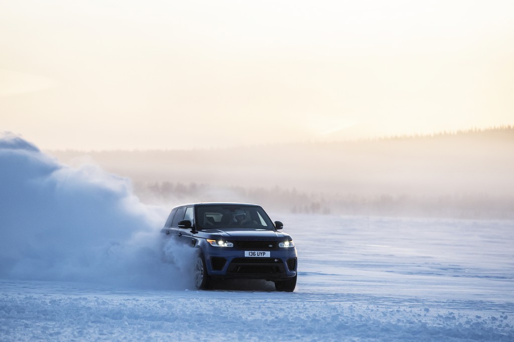 RANGE ROVER SPORT SVR ACELERA EM TODOS OS TIPOS DE TERRENO, foto 6