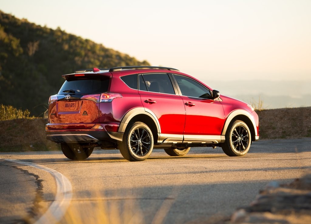 TOYOTA RAV4 ADVENTURE REVELADO NO SALÃO DE CHICAGO, foto 5