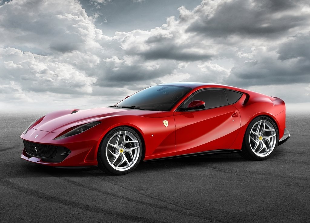 FERRARI F812 SUPERFAST: SUCESSOR DO F12 BERLINETTA REVELADO COM 800 CV, foto 1