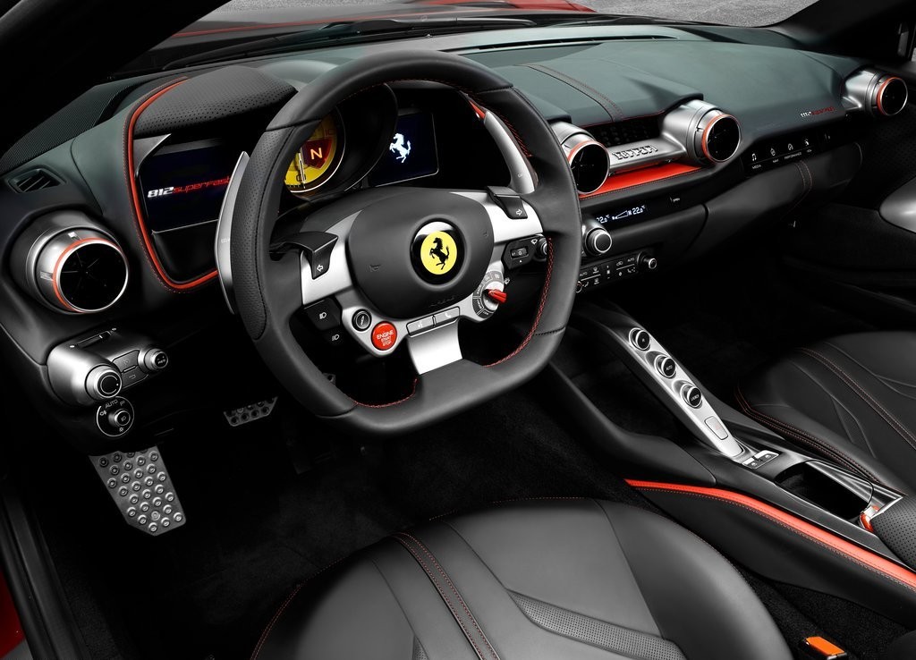 FERRARI F812 SUPERFAST: SUCESSOR DO F12 BERLINETTA REVELADO COM 800 CV, foto 6