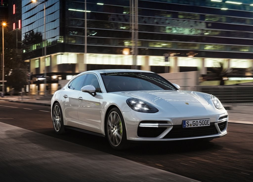 TURBO S E-HYBRID PASSA A SER O MODELO MAIS POTENTE DA LINHA PANAMERA, foto 1