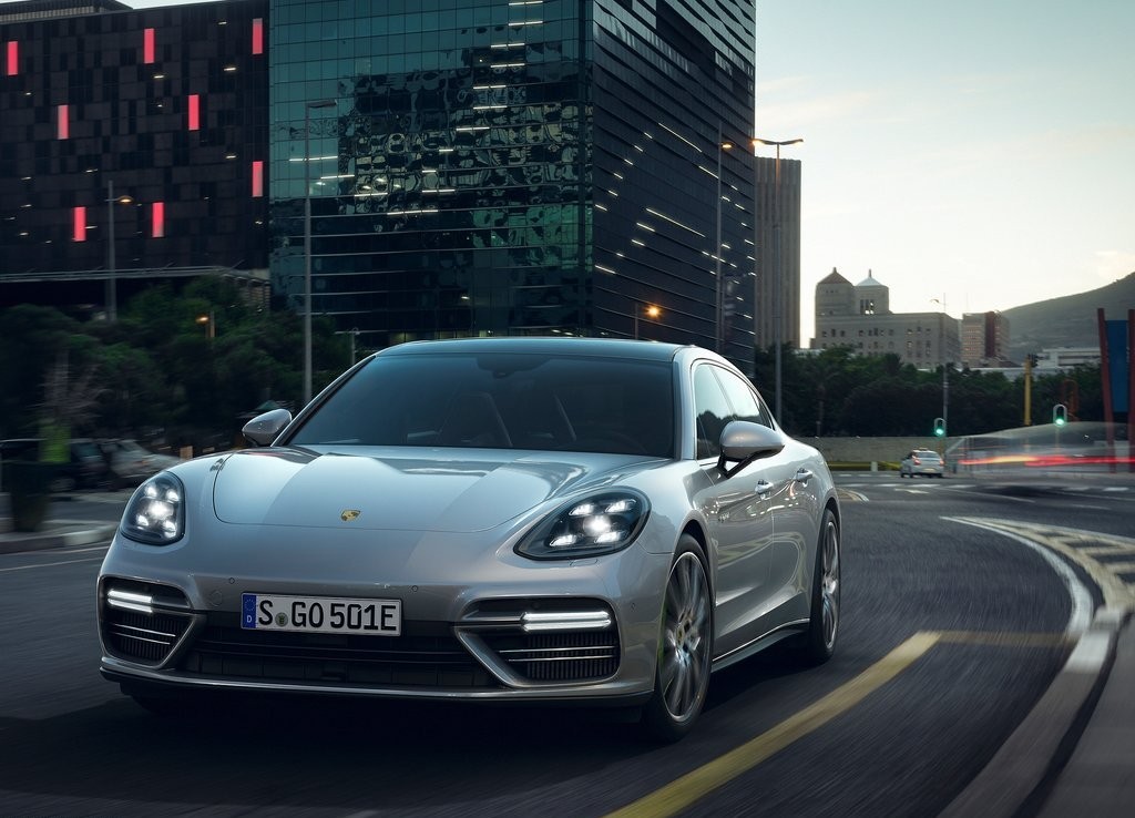 TURBO S E-HYBRID PASSA A SER O MODELO MAIS POTENTE DA LINHA PANAMERA, foto 2