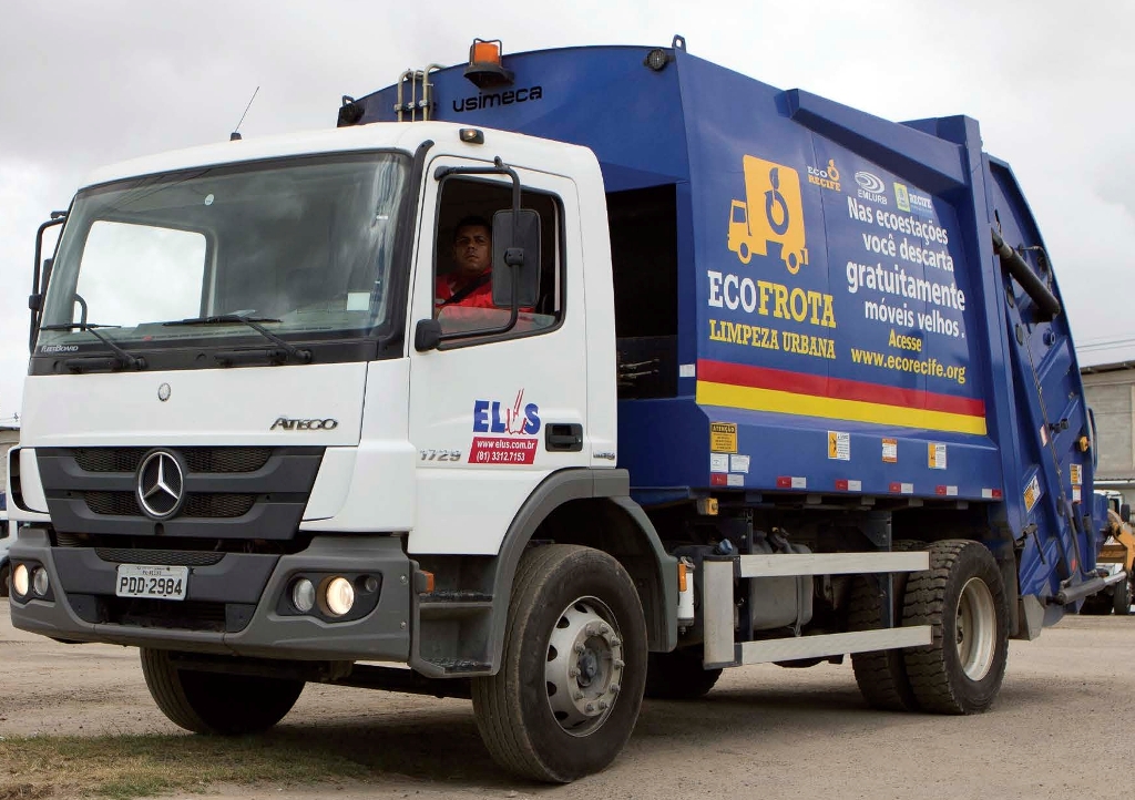 MERCEDES-BENZ ATEGO COM TRANSMISSÃO ALLISON É APROVADO POR FROTISTAS NA COLETA DE RESÍDUOS DE RECIFE, foto 1